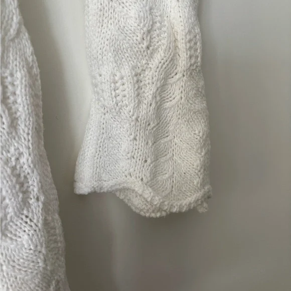 Sold !! Free with any purchase!! Elegant White Women's Sweater in size XS - Picture 3 of 5